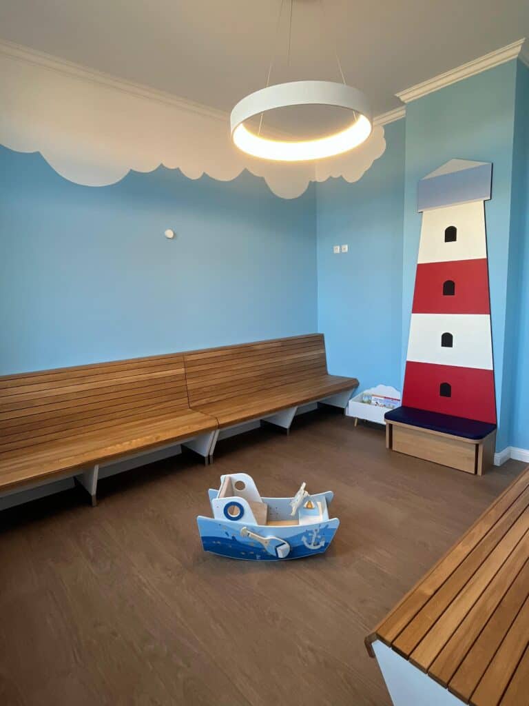 Wartebereich der Kinderarztpraxis
